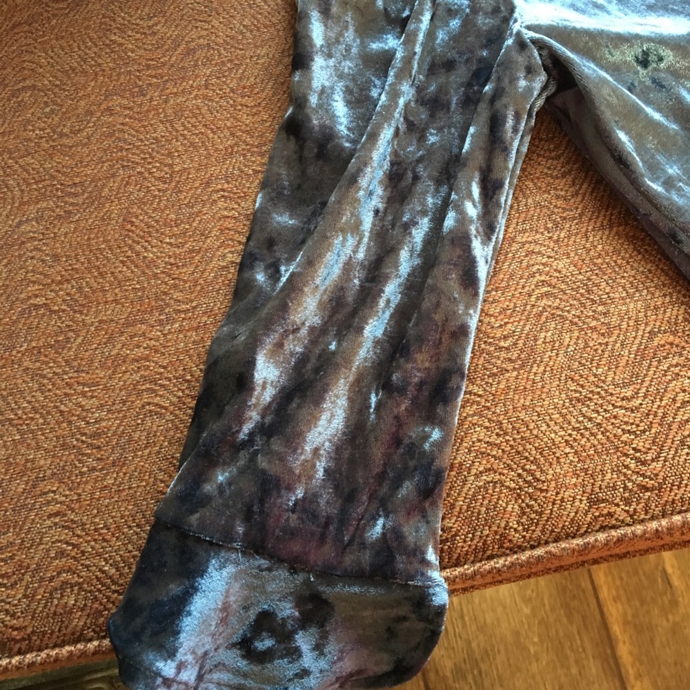 Velour Top - Picture 4 of 5